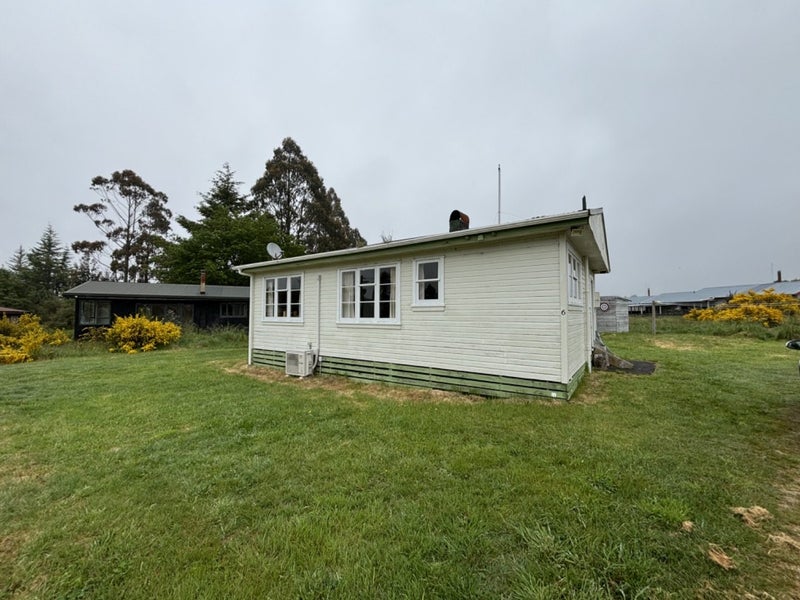 6 Tongariro Place, National Park - Carousel 1