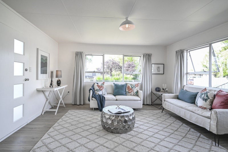 8 Cartier Crescent, Flaxmere, Hastings - Carousel 1