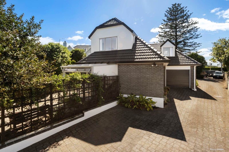 15A Hunterville Court, Ellerslie, Auckland - Carousel 2