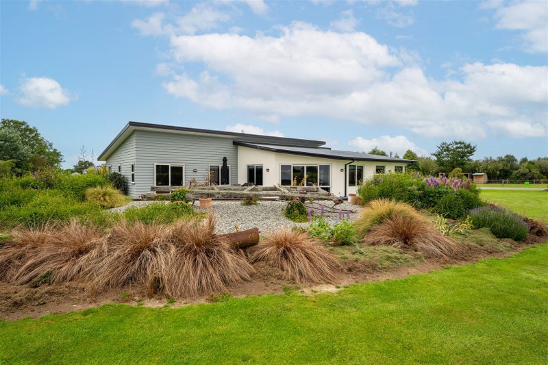 128 Julloch Road, Orari - Carousel 1