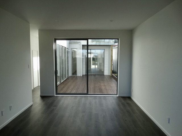 5 Pihoihoi Place, Hobsonville, Auckland - Carousel 2