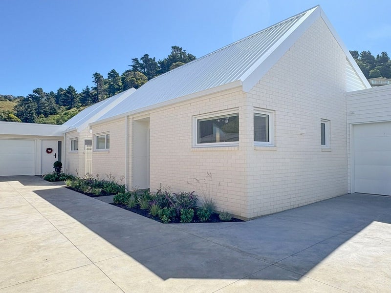 2/14 Nayland Street, Sumner, Christchurch - Carousel 1