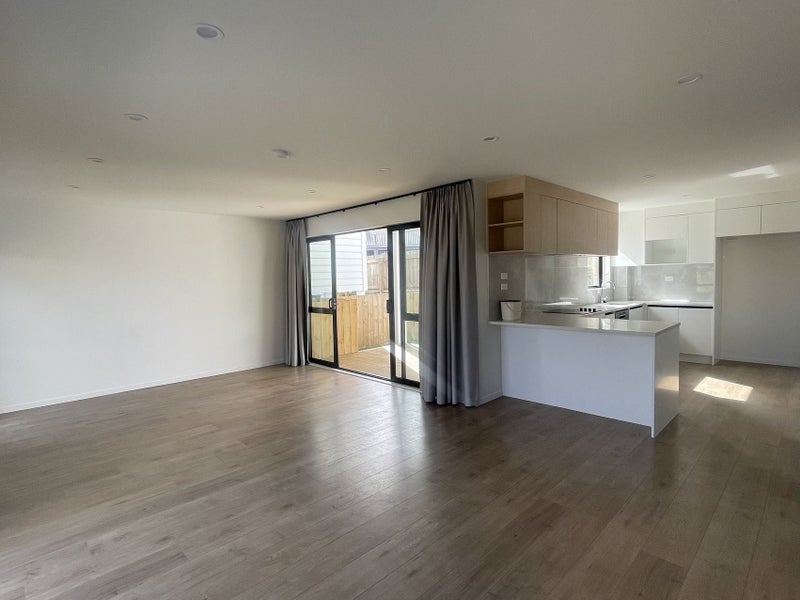 3/31 Frost Road, Mount Roskill, Auckland - Carousel 2