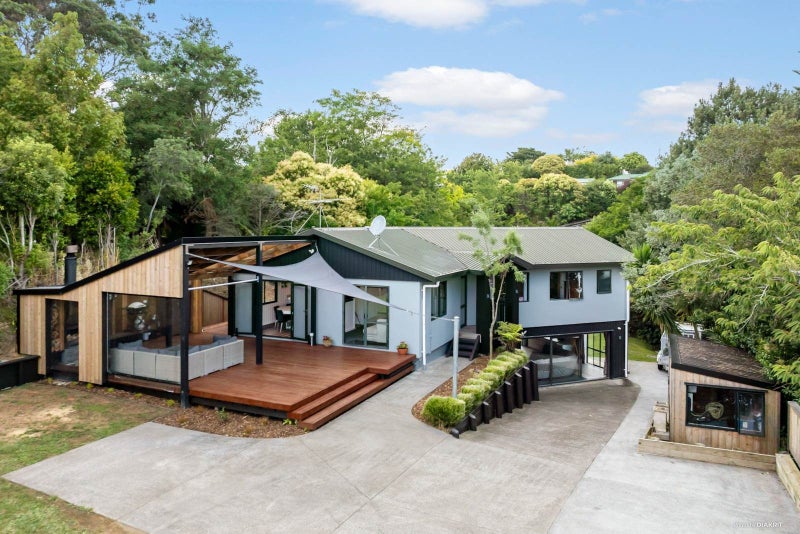7 Valley Road, Waiuku, Waiuku - Carousel 1