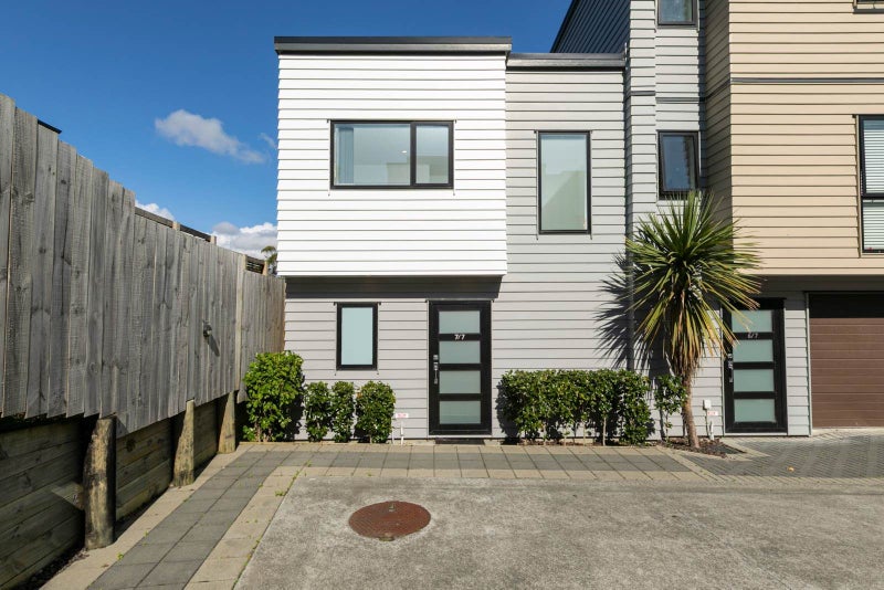 7/7 South Pacific Place, Henderson, Auckland - Carousel 1