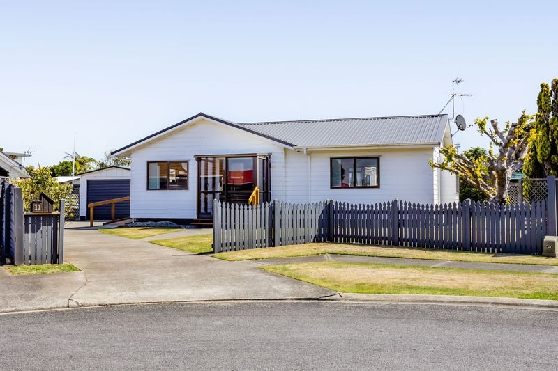 11 Heather Lea, Hawera - Carousel 2