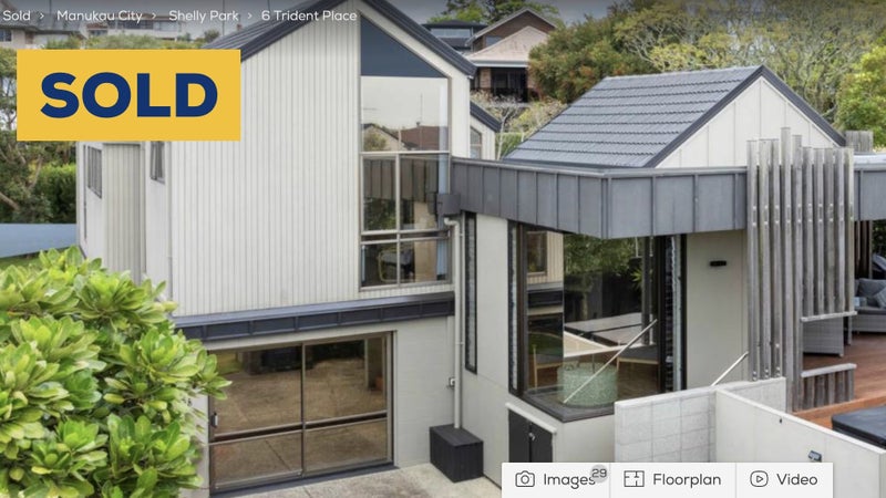 6 Trident Place, Shelly Park, Auckland - Carousel 1