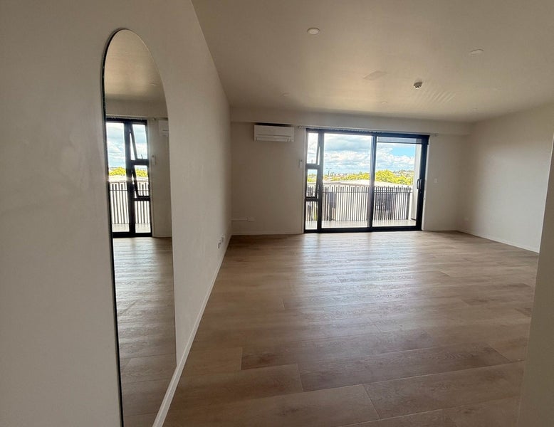 204/25 Potter Avenue, Northcote, Auckland - Carousel 2