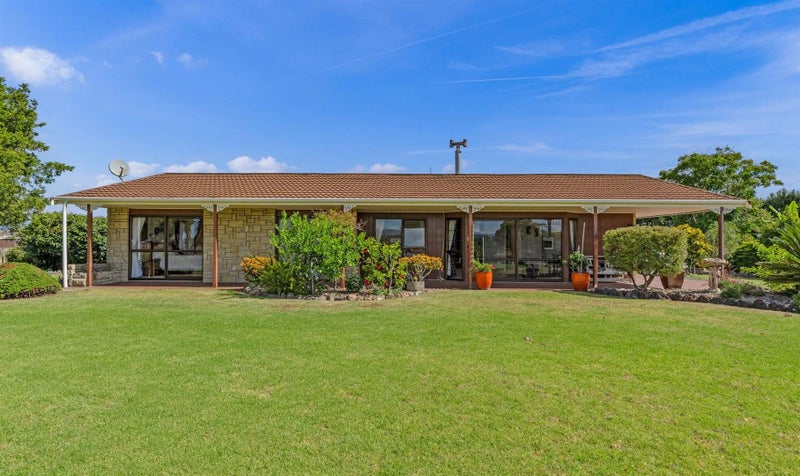 6835 State Highway 12, Turiwiri - Carousel 1