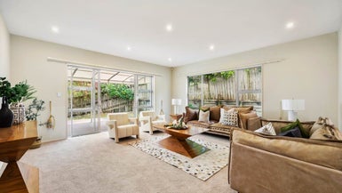 10 Lambir Place, Fairview Heights, Auckland - Carousel 1
