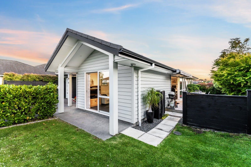 11 Walnut Road, Riverhead, Riverhead - Carousel 2