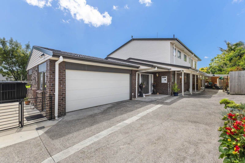 66 St Annes Crescent, Wattle Downs, Auckland - Carousel 1