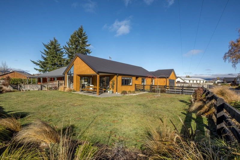 1 Dumblane Way, Hanmer Springs, Hanmer Springs - Carousel 2