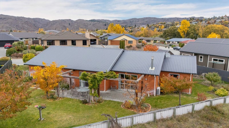 21 Walnut Grove, Alexandra, Alexandra - Carousel 1