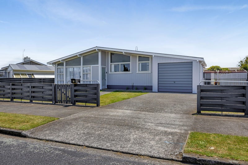 9 Koromiko Avenue, Hawera - Carousel 1