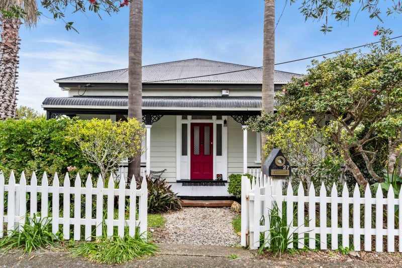 27 Garfield Road, Helensville, Helensville - Carousel 1