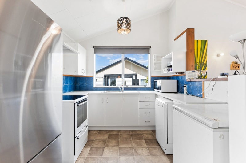 11 Perrin Place, Kelvin Grove, Palmerston North - Carousel 2