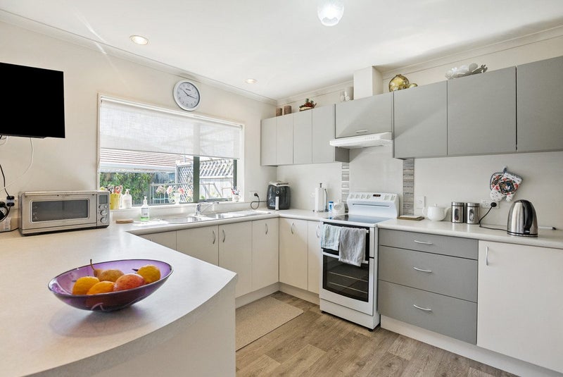 85 Guildford Drive, Paraparaumu - Carousel 2