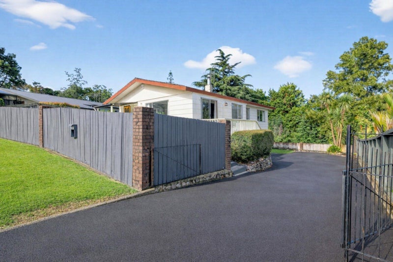 28 Achilles Crescent, Welcome Bay, Tauranga - Carousel 1