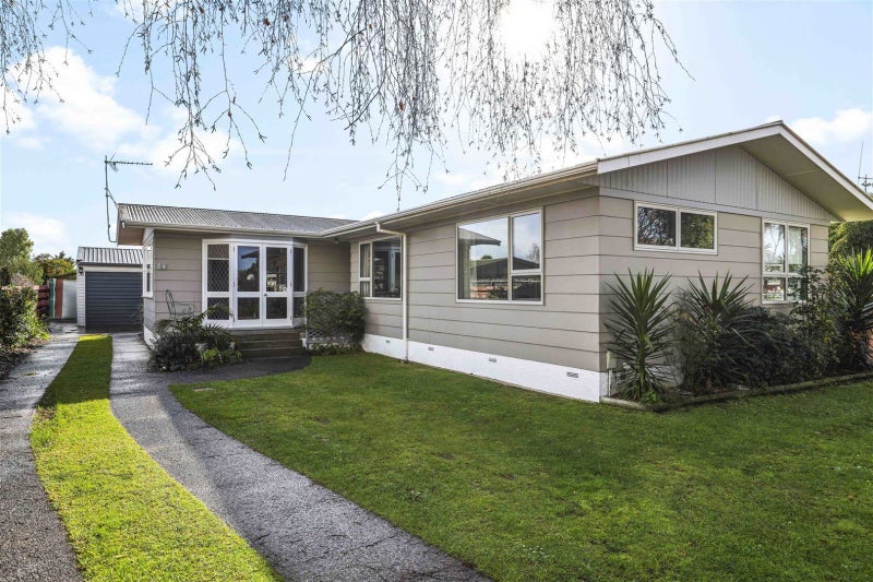 78 Pohutukawa Drive, Pukete, Hamilton - Carousel 1