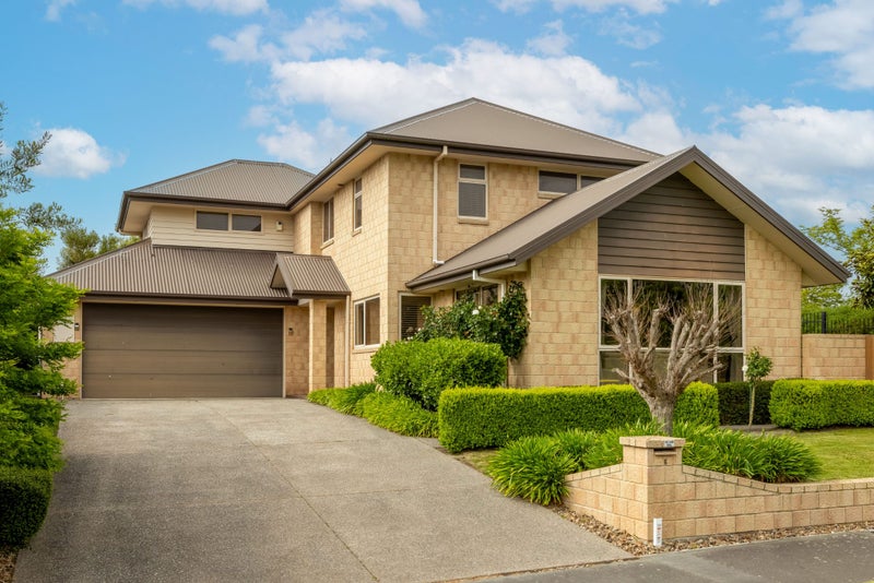 6 Titirangi Crescent, Parklands, Christchurch - Carousel 1