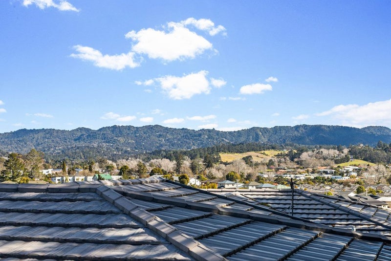 50 Denver Avenue, Sunnyvale, Auckland - Carousel 2