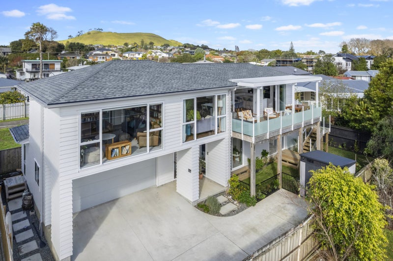 33B Boyd Avenue, Mangere Bridge, Auckland - Carousel 1