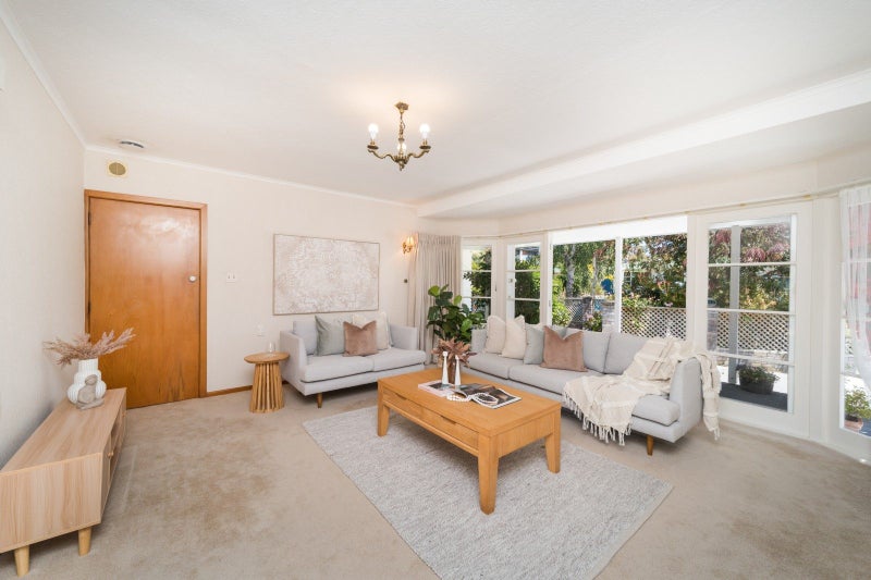 11 Parkland Crescent, Terrace End, Palmerston North - Carousel 2