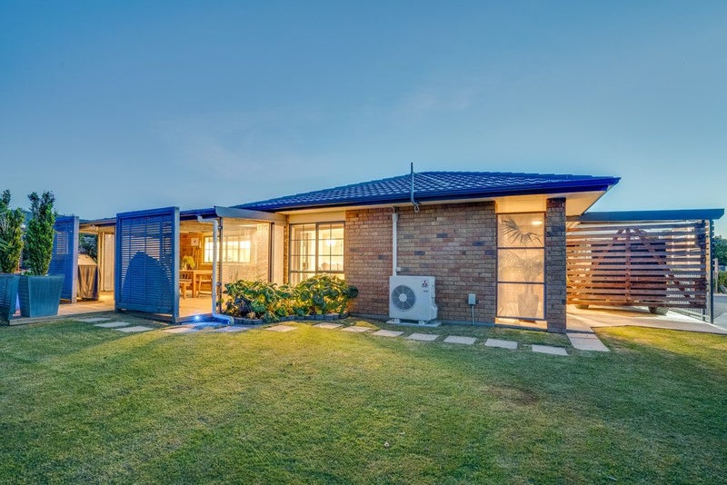 78 Medvale Avenue, Flat Bush, Auckland - Carousel 1