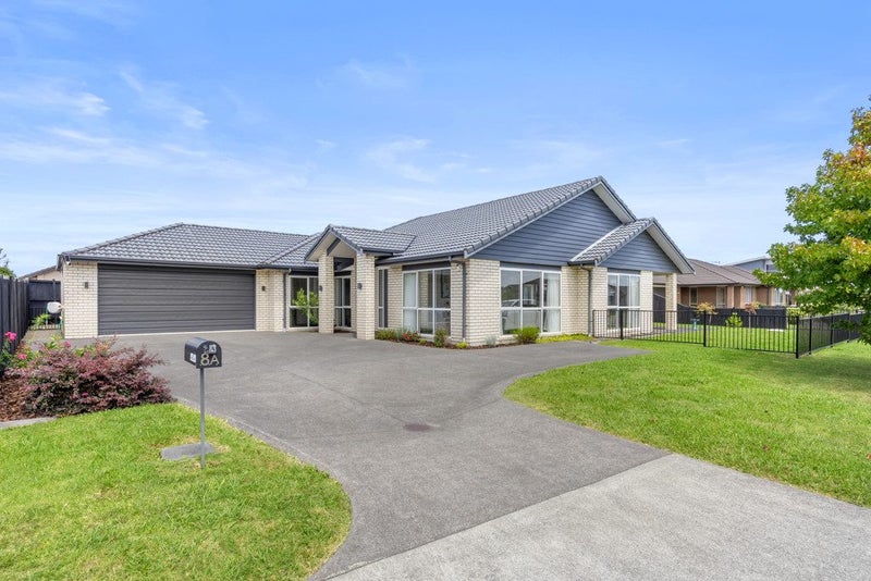 8A Maple Lane, Huapai, Kumeu - Carousel 1