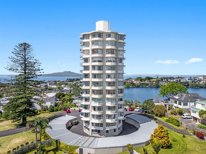 1/90 Kitchener Road, Milford, Auckland - Carousel 1