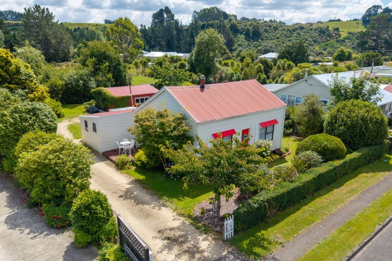 8 Stanly Street, Eketahuna, Eketahuna - Carousel 2