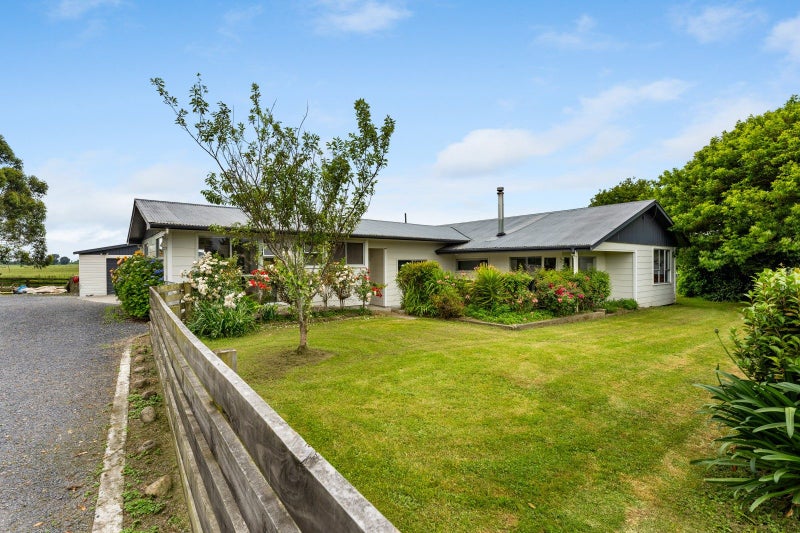 178 Waikawa Beach Road, Levin - Carousel 2