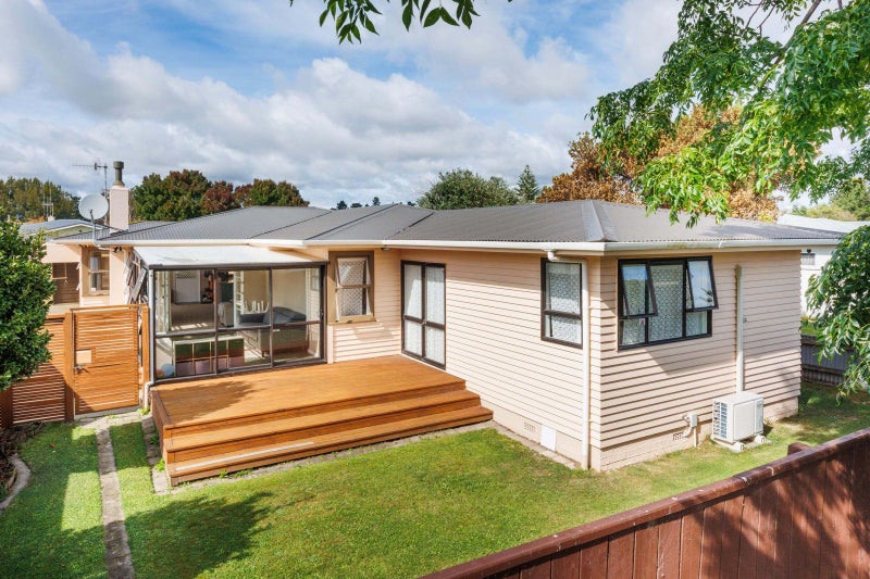 18 Park Road, West End, Palmerston North - Carousel 2