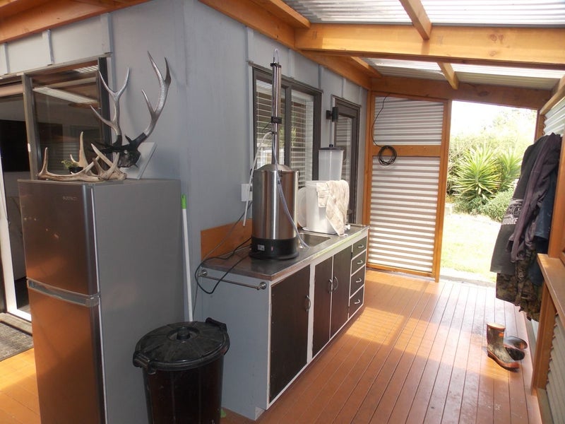 2077 Tangimoana Road, Tangimoana, Palmerston North - Carousel 19