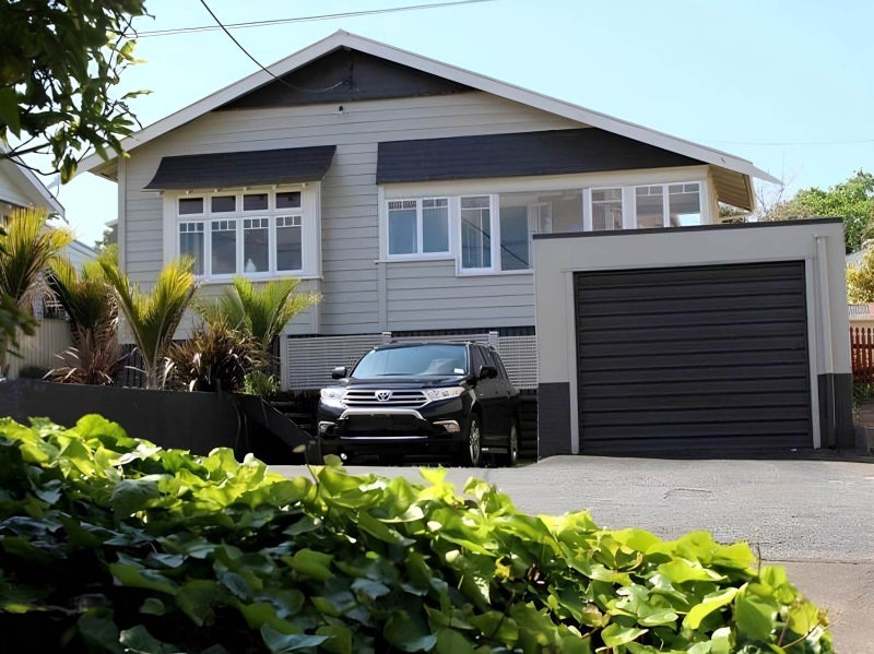 7 Seaview Road, Whangarei - Carousel 1