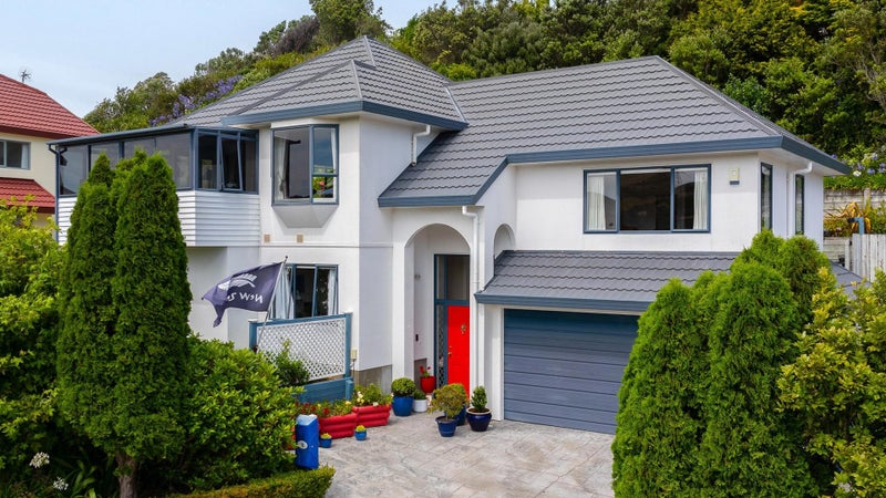 10 Huxley Grove, Churton Park, Wellington - Carousel 1
