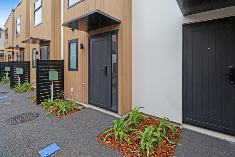 6/123 Knights Road, Hutt Central, Lower Hutt - Carousel 2