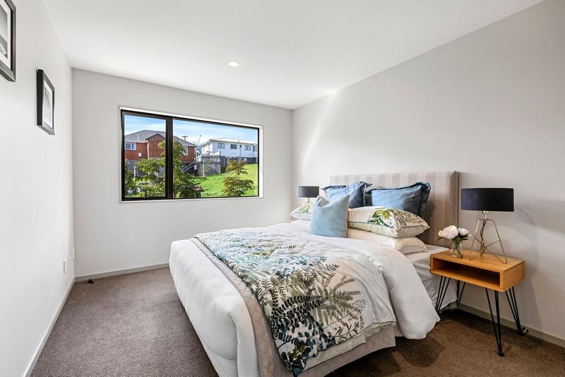 44 Beach Road, Te Atatu Peninsula, Auckland - Carousel 2