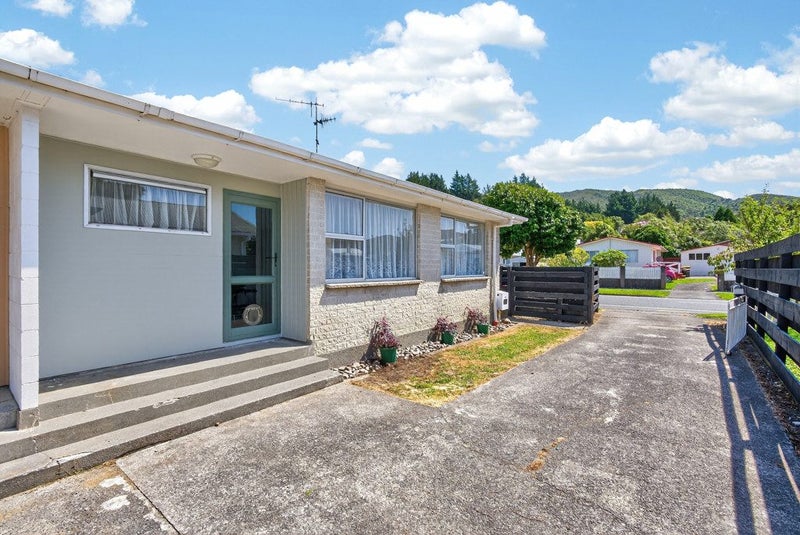 270A Wellington Road, Wainuiomata, Lower Hutt - Carousel 1