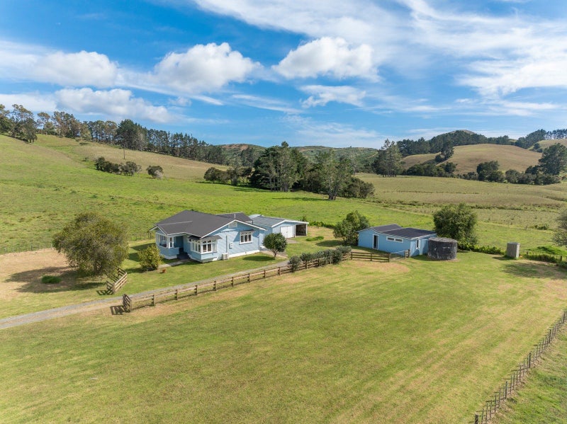 2490 State Highway 10, Mangonui - Carousel 1