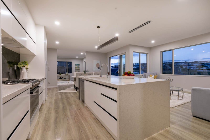 6 Colonial Drive, Silverdale, Silverdale - Carousel 2