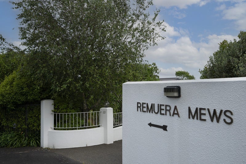 9/31 Green Lane East, Remuera, Auckland - Carousel 1