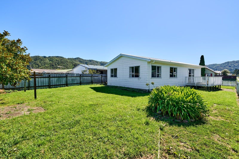1 Weymouth Grove, Wainuiomata, Lower Hutt - Carousel 1