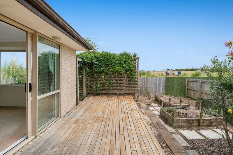 9 Raabia Close, Parakai, Helensville - Carousel 1