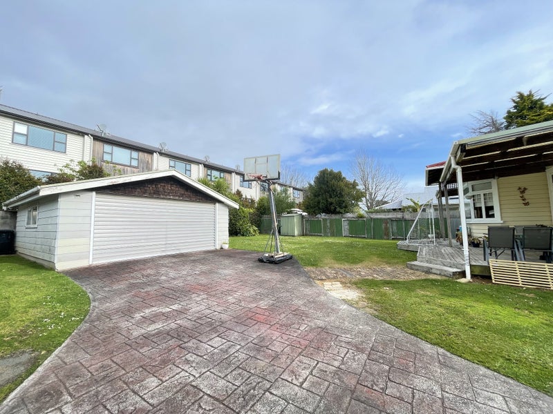 82 Pah Road, Royal Oak, Auckland - Carousel 15