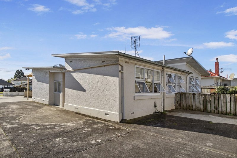 2/131 Carruth Road, Papatoetoe, Auckland - Carousel 1