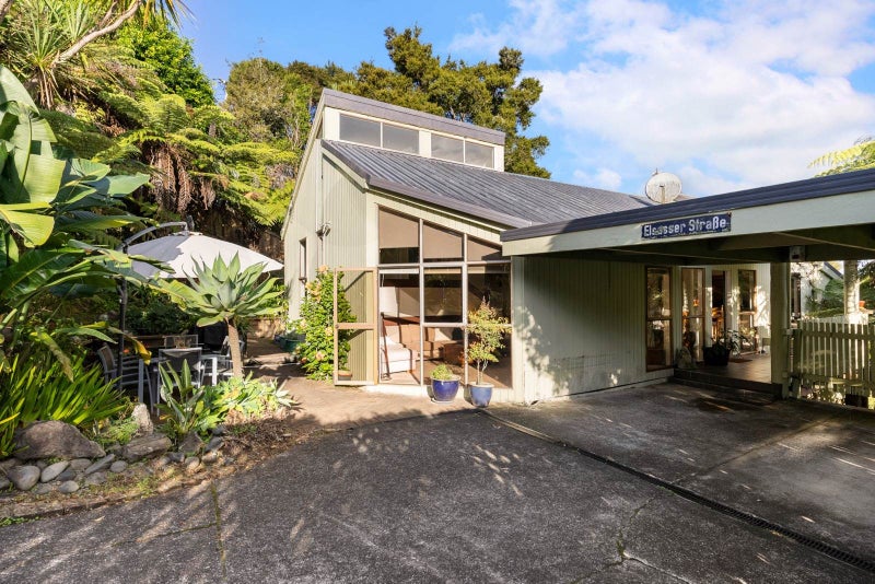 24 Wilding Avenue, Northcote Point, Auckland - Carousel 1