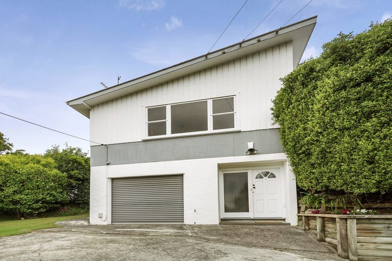 114 Redwood Avenue, Tawa, Wellington - Carousel 1