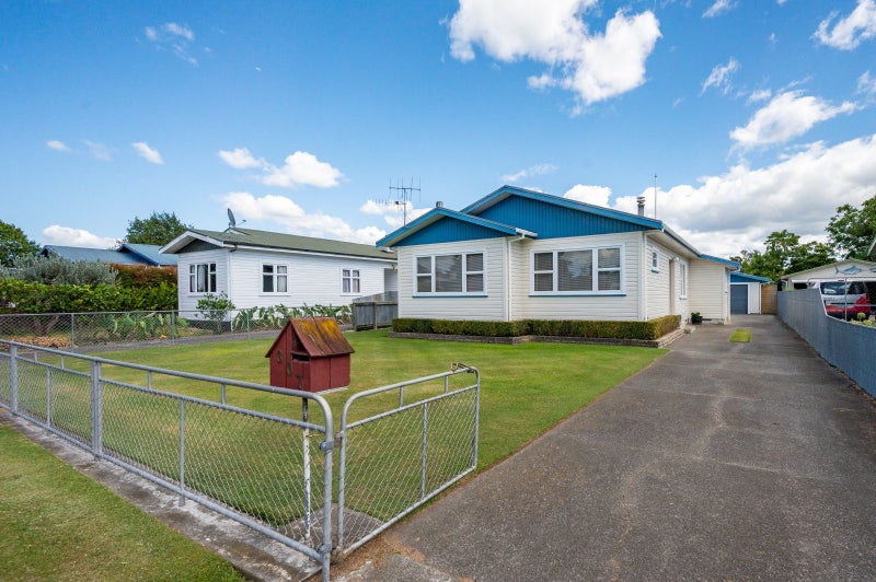 307 Lovedale Road, Saint Leonards, Hastings - Carousel 1
